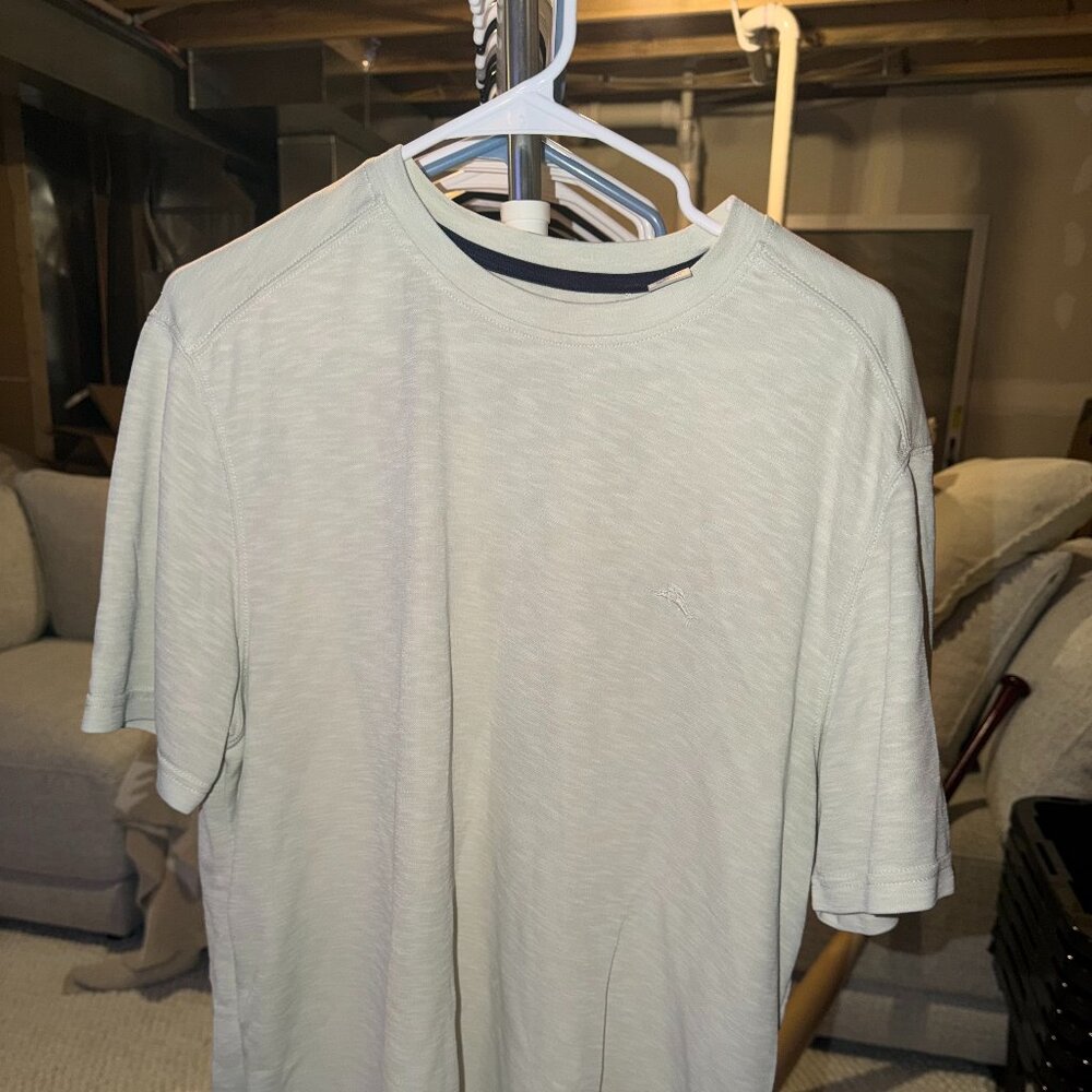 Tommy Bahama Light Tan T-Shirt – Men’s Size Large